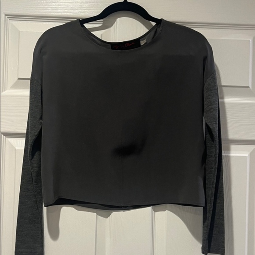 NWOT ALICE AND OLIVIA Gray Top SIZE S
